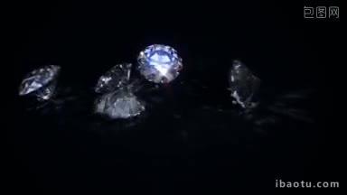 下降的闪闪发光的钻石